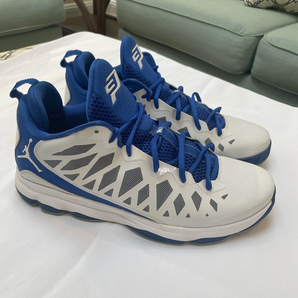 CP3 VI basketball shoes size 13M worn a few times great condition